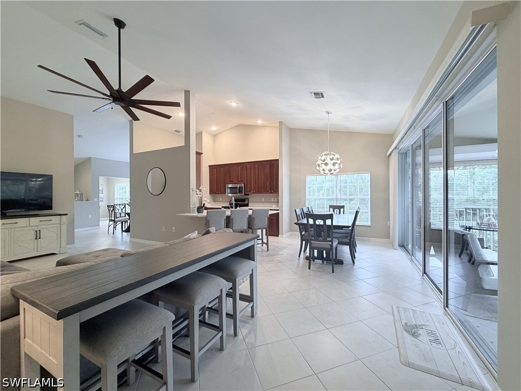 3 Bed Condominium for Sale in Carlton Lakes, photo 14
