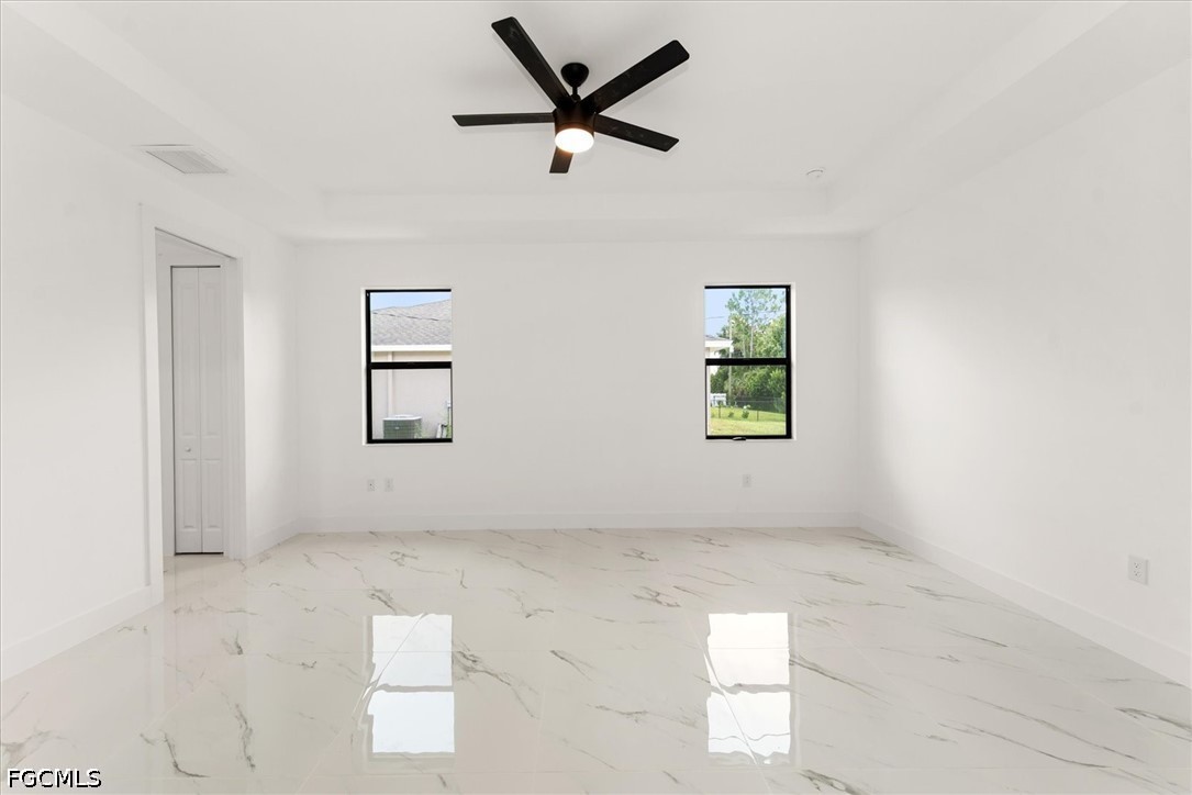 4 Bed SingleFamilyResidence for Sale in Buckingham Park, photo 14