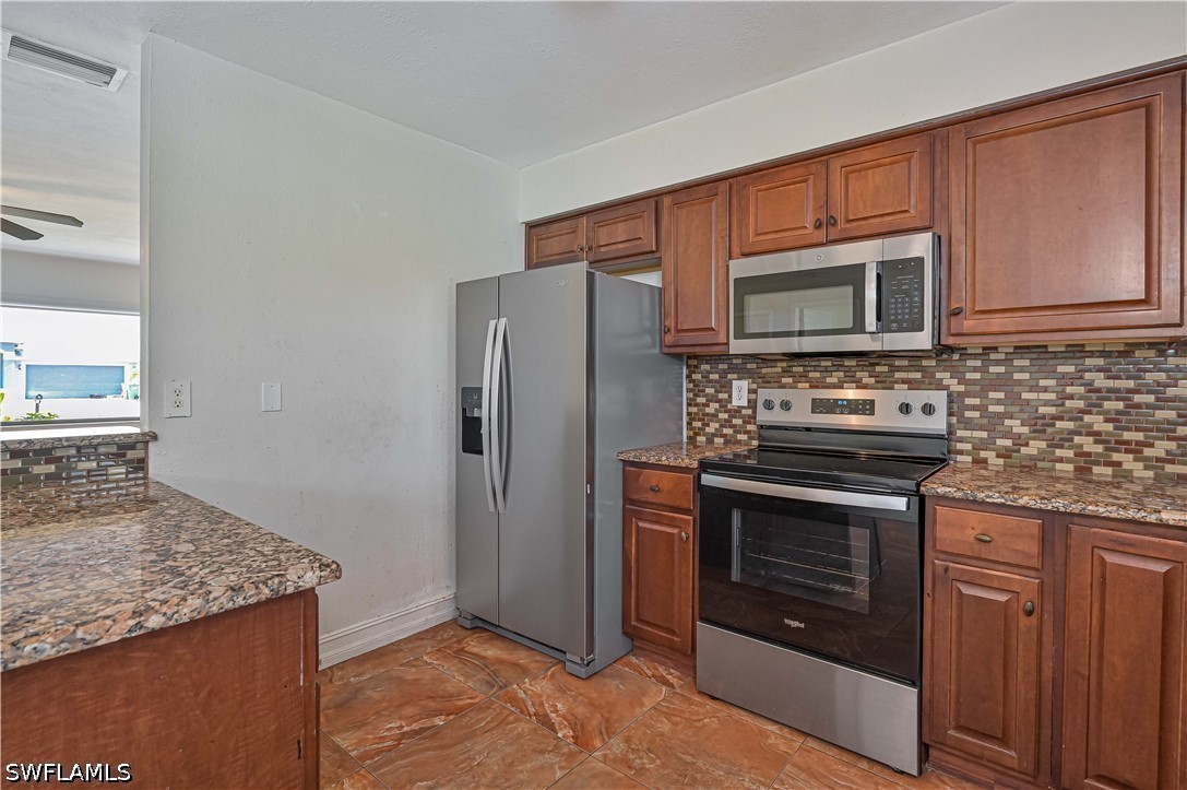 3 Bed SingleFamilyResidence for Sale in Cape Coral, photo 14