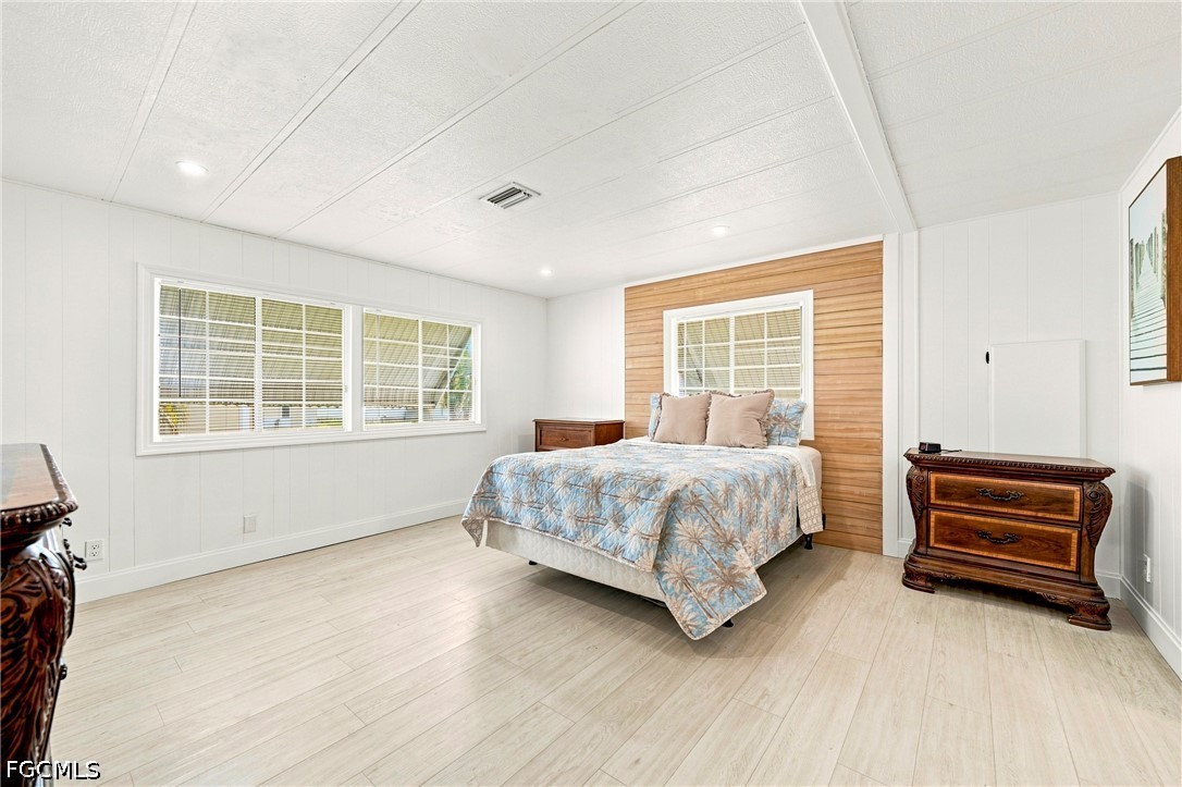 2 Bed ManufacturedHome for Sale in North Fort Myers, photo 14