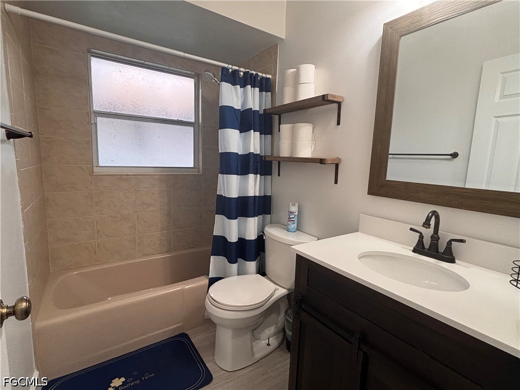 3 Bed SingleFamilyResidence for Sale in Lehigh Acres, photo 14