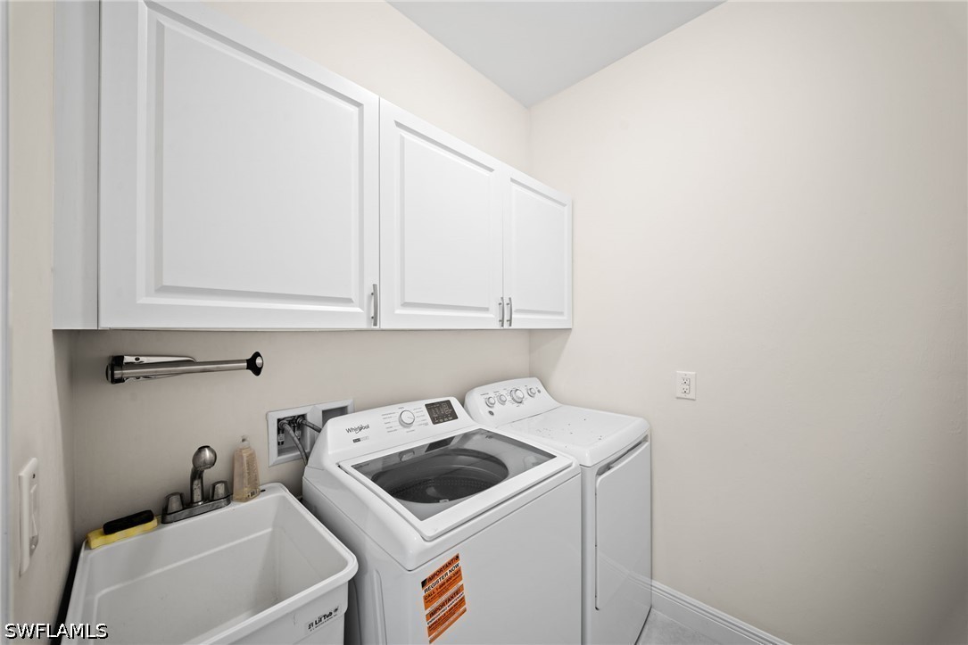 3 Bed SingleFamilyResidence for Sale in Naples, photo 14
