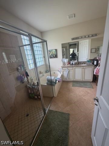 4 Bed Waterfront Home for Sale in Fort Myers, photo 14
