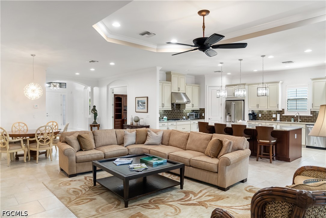 3 Bed Pool Home for Sale in Esplanade, photo 14