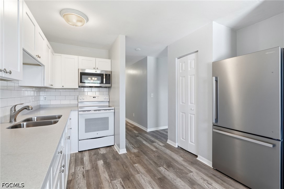 2 Bed SingleFamilyResidence for Sale in North Fort Myers, photo 14