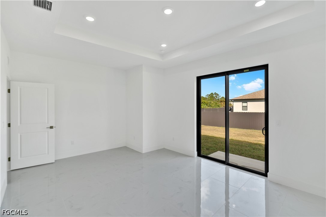 4 Bed SingleFamilyResidence for Sale in Lehigh Acres, photo 14