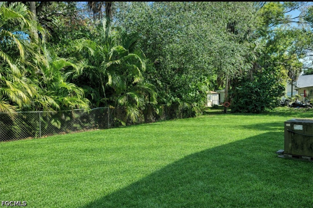1 Bed Duplex for Sale in Fort Myers, photo 14