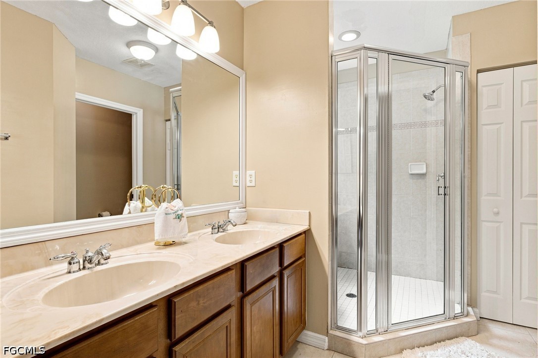 3 Bed SingleFamilyResidence for Sale in Fort Myers, photo 14