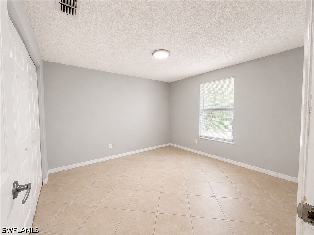 3 Bed SingleFamilyResidence for Sale in Naples, photo 14