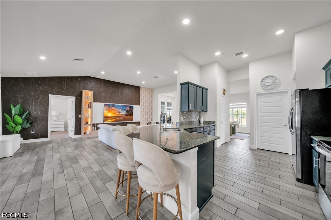 4 Bed SingleFamilyResidence for Sale in Cape Coral, photo 14