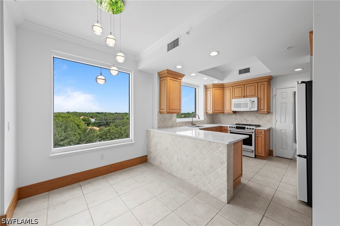 3 Bed Waterfront Home for Sale in Naples, photo 14