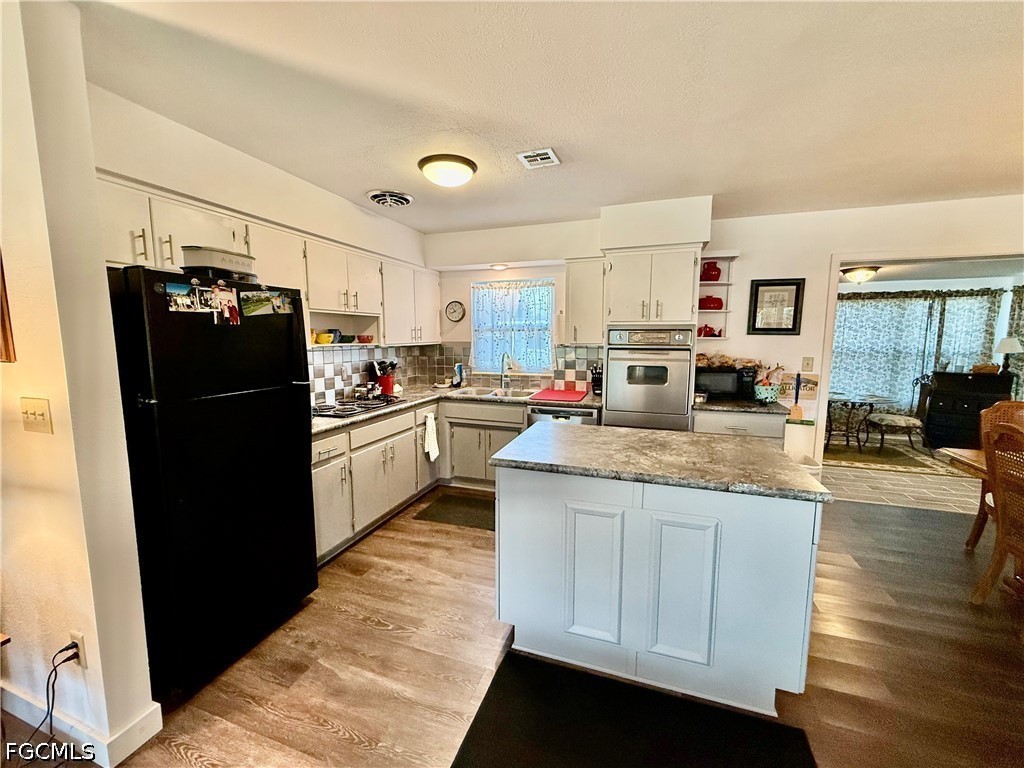 2 Bed SingleFamilyResidence for Sale in Lehigh Acres, photo 14