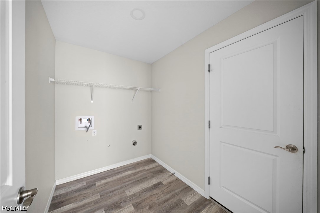 4 Bed SingleFamilyResidence for Sale in Cape Coral, photo 14