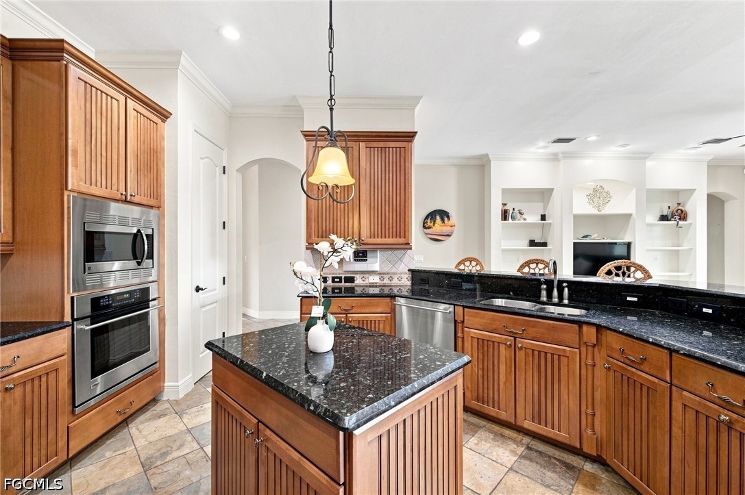 3 Bed Pool Home for Sale in Country Club, photo 14