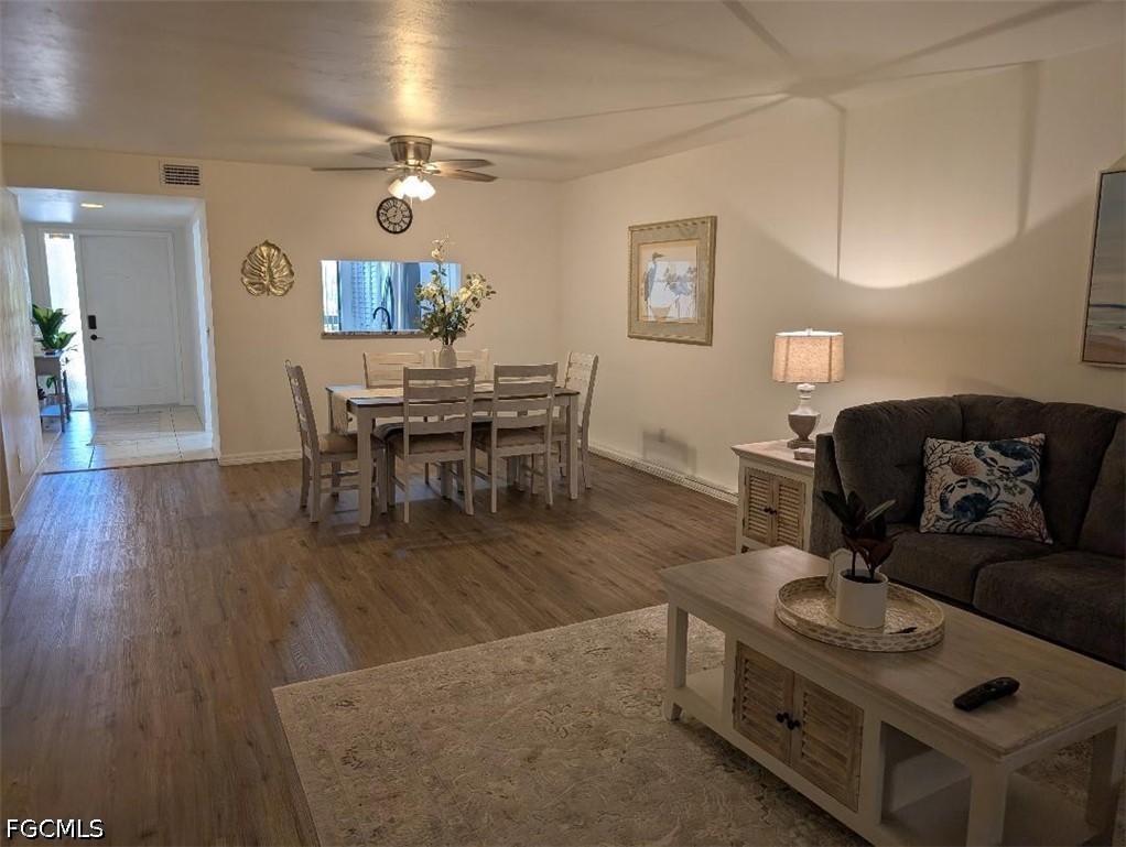 2 Bed Waterfront Home for Sale in North Fort Myers, photo 14