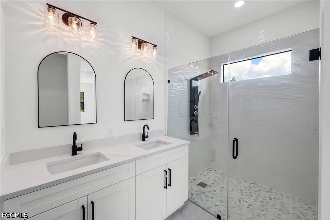 4 Bed SingleFamilyResidence for Sale in Lehigh Acres, photo 14