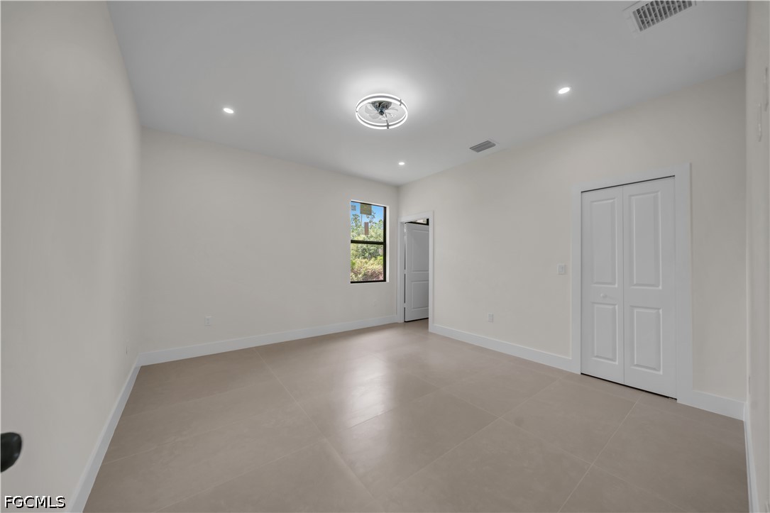 3 Bed SingleFamilyResidence for Sale in Lehigh Acres, photo 14