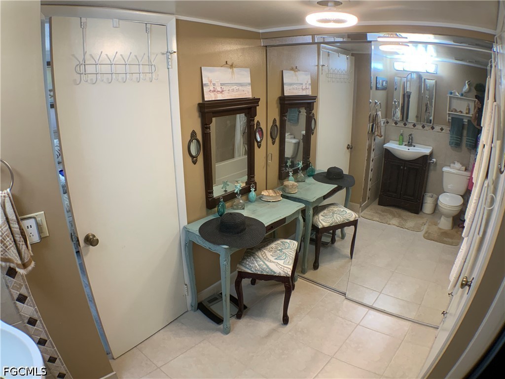 1 Bed Waterfront Home for Sale in Fort Myers Beach, photo 14