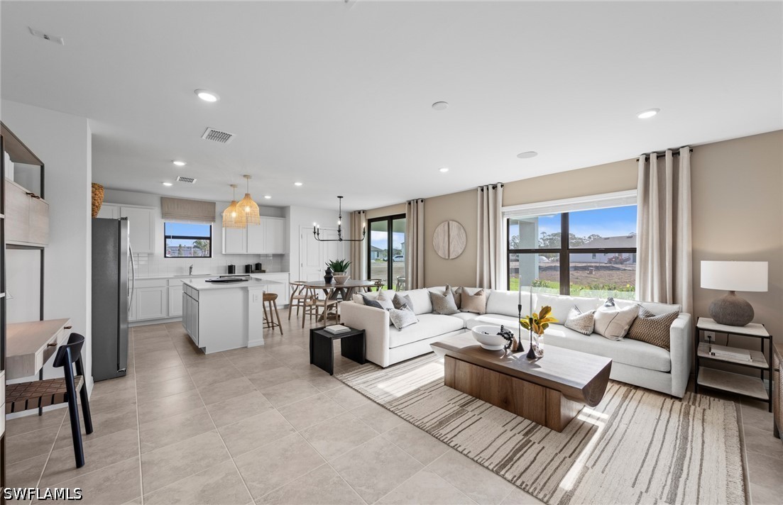 4 Bed SingleFamilyResidence for Sale in Whispering Lakes, photo 14