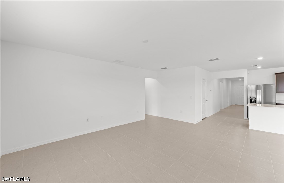 4 Bed SingleFamilyResidence for Sale in Whispering Lakes, photo 14