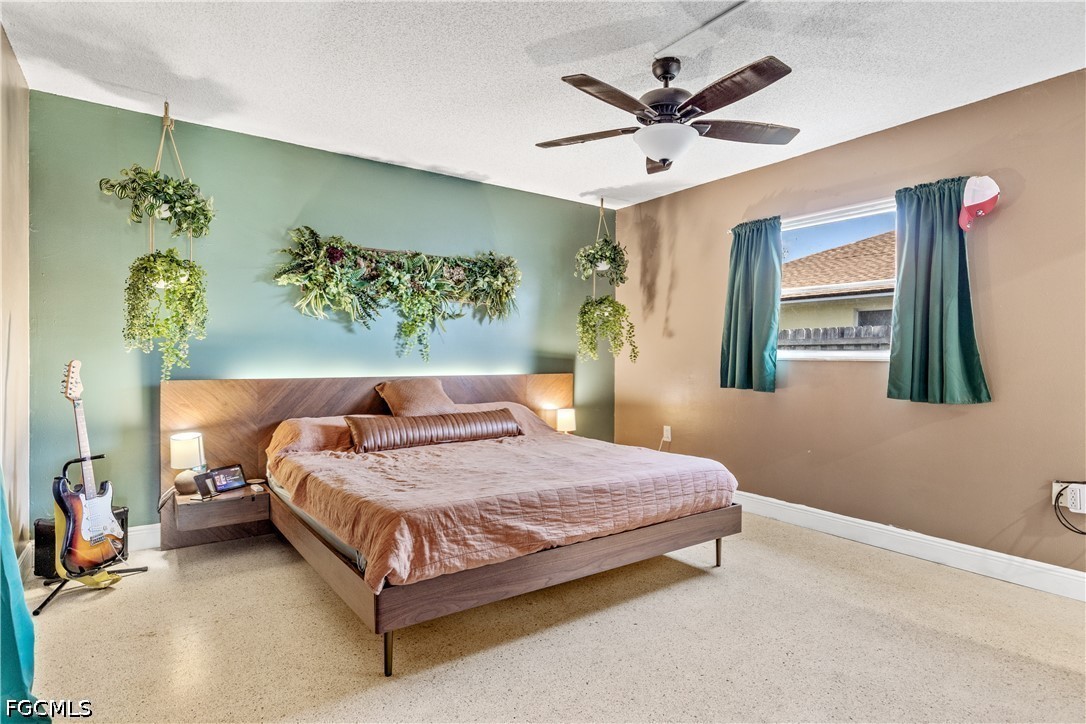 2 Bed SingleFamilyResidence for Sale in Cape Coral, photo 14