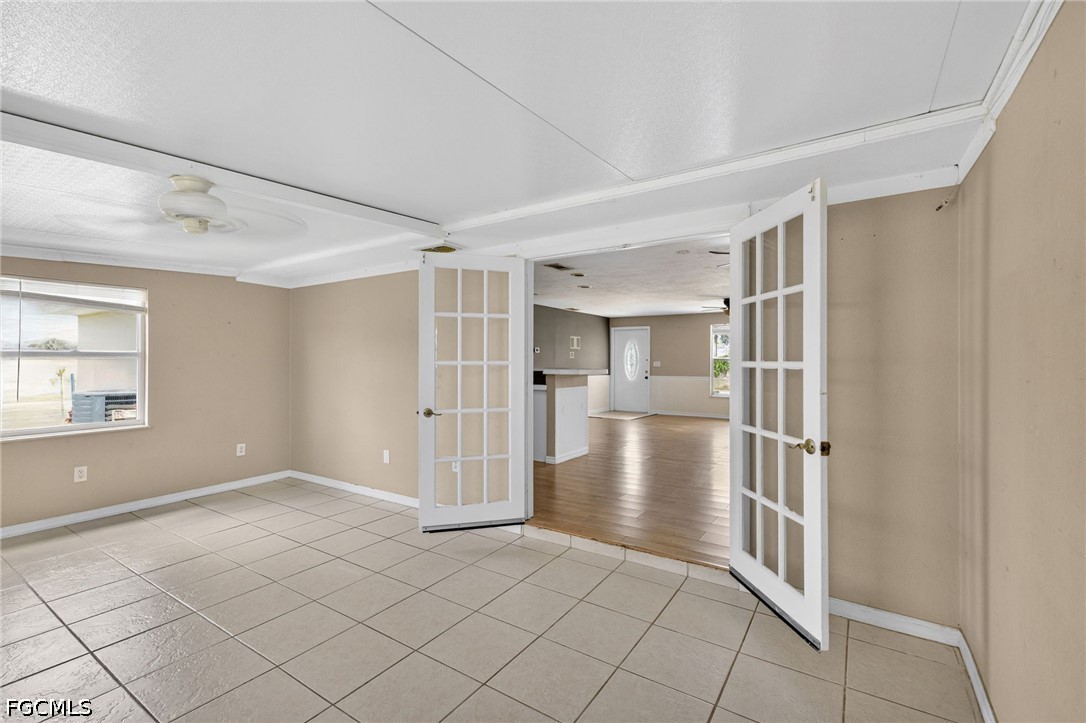 3 Bed SingleFamilyResidence for Sale in Cape Coral, photo 14