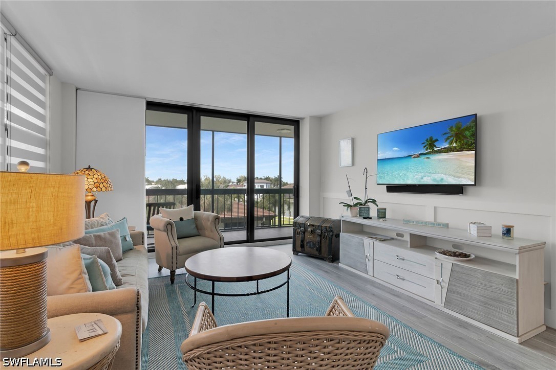 2 Bed Waterfront Home for Sale in Marco Island, photo 14