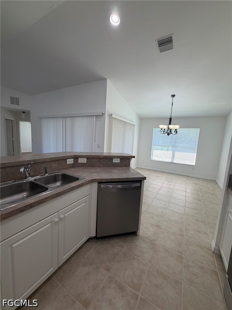3 Bed SingleFamilyResidence for Sale in Cape Coral, photo 14