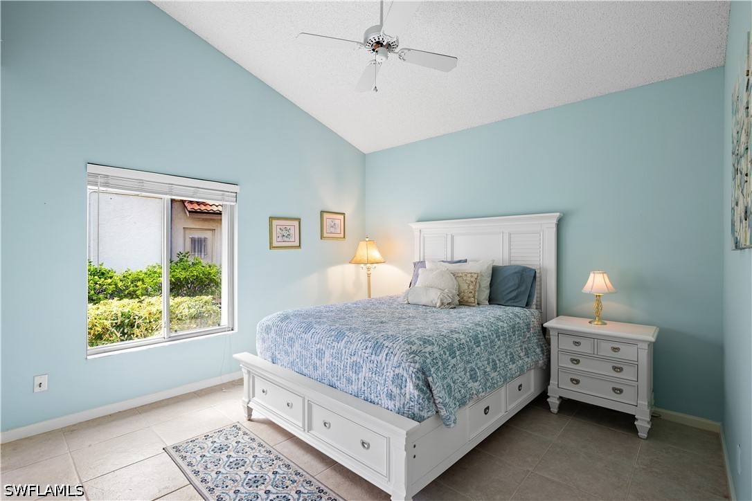 3 Bed SingleFamilyResidence for Sale in Naples, photo 14