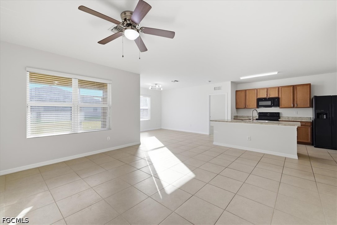 3 Bed SingleFamilyResidence for Sale in Cape Coral, photo 14