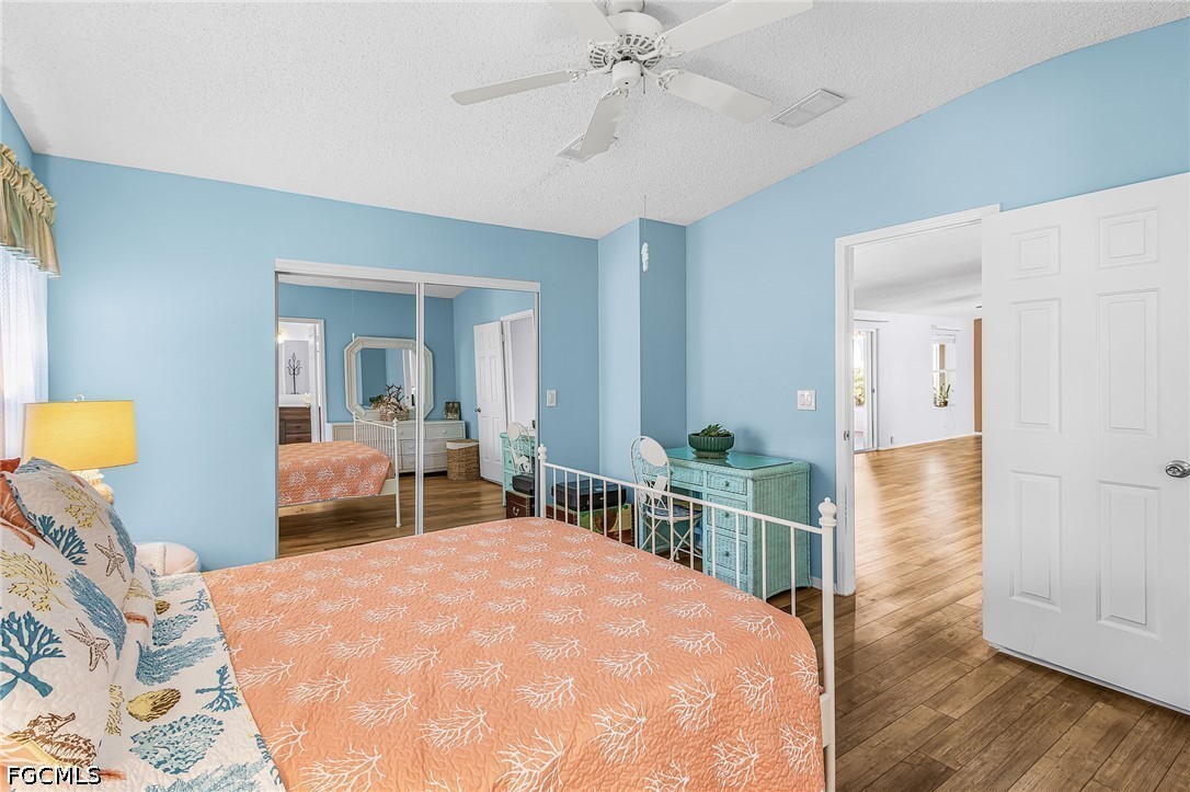 2 Bed Waterfront Home for Sale in North Fort Myers, photo 14