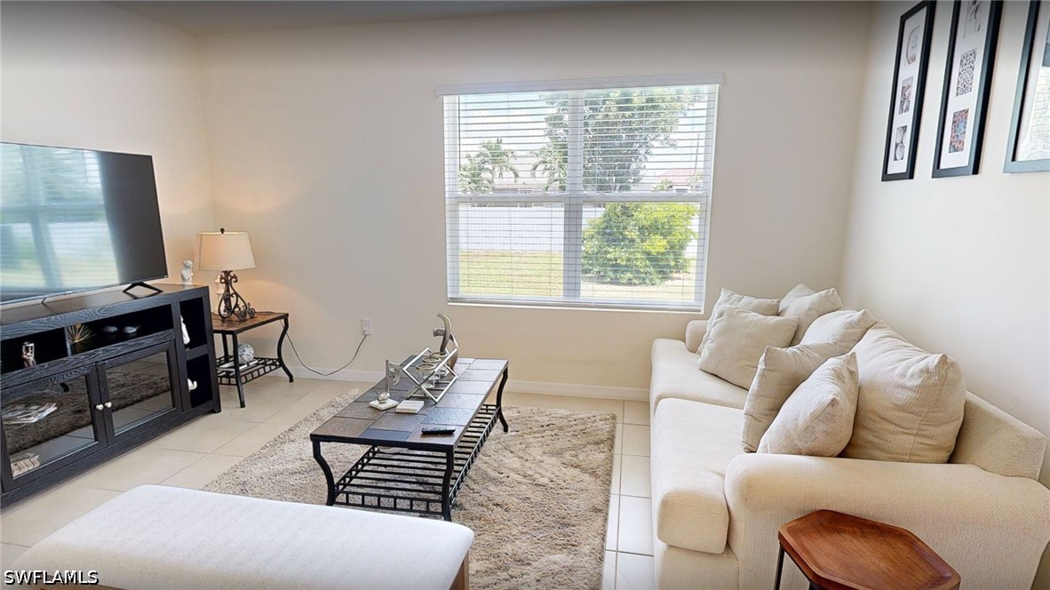 4 Bed SingleFamilyResidence for Sale in Cape Coral, photo 14