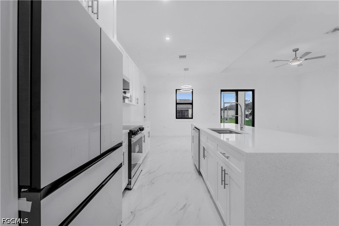 3 Bed SingleFamilyResidence for Sale in Cape Coral, photo 14