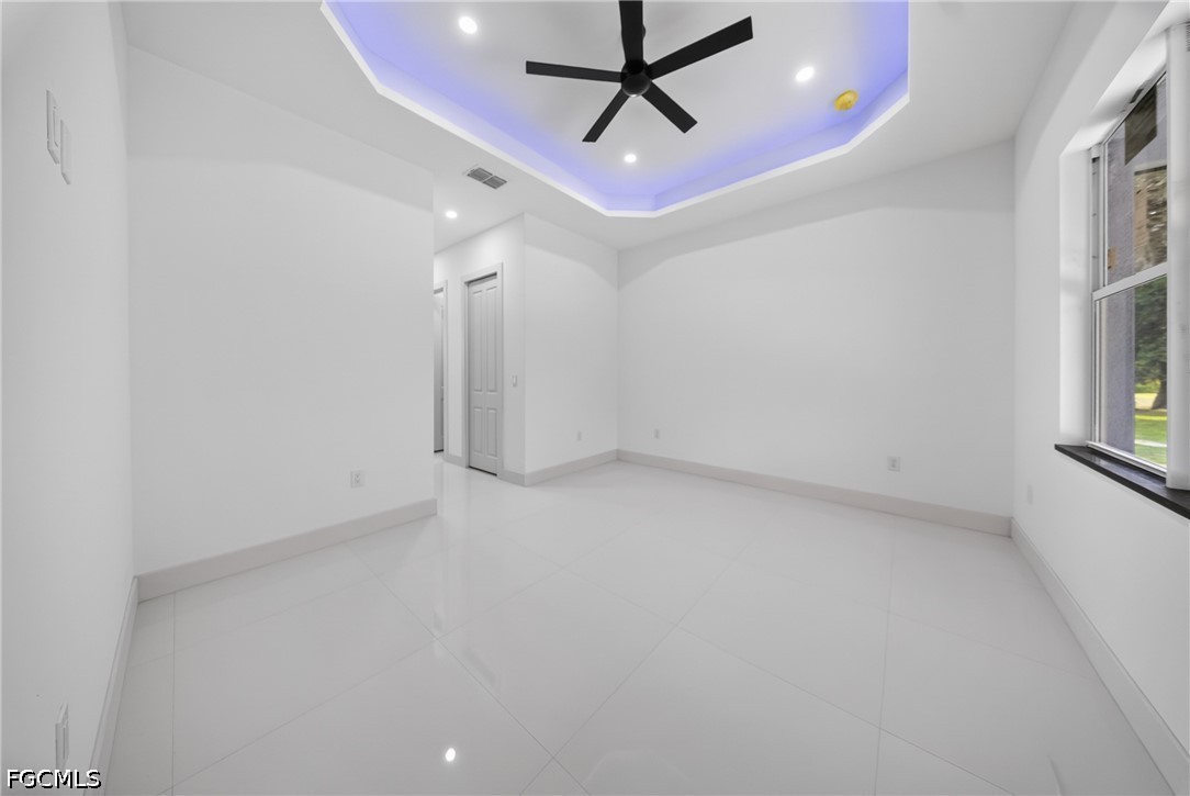 4 Bed SingleFamilyResidence for Sale in Lehigh Acres, photo 14