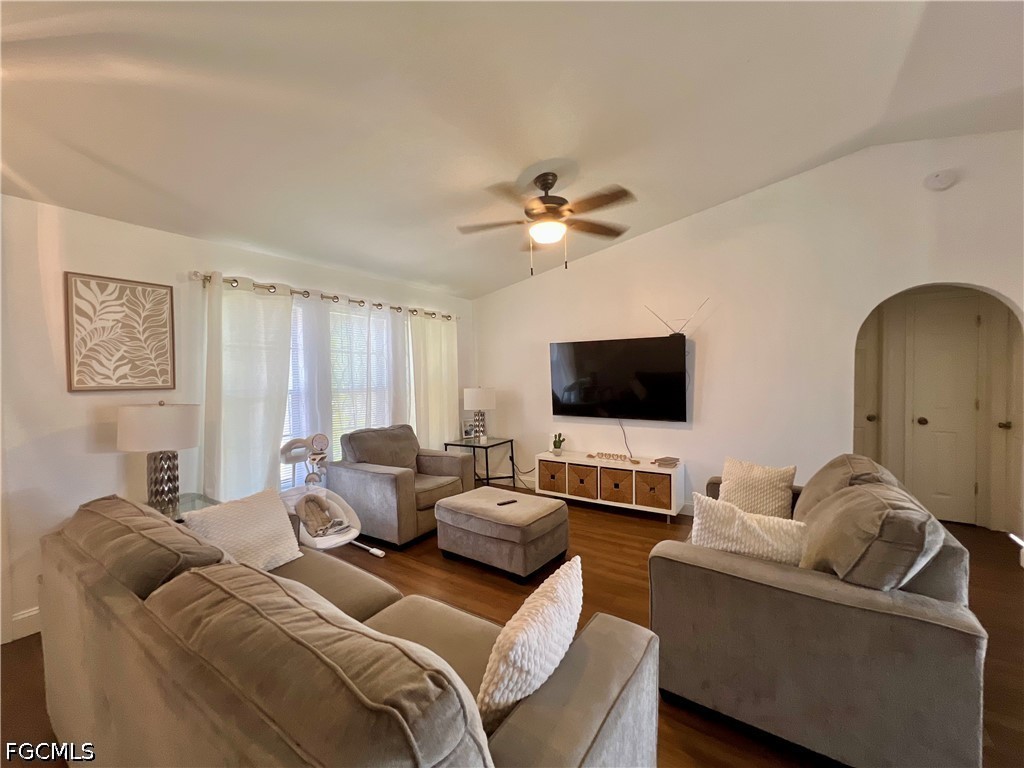 3 Bed SingleFamilyResidence for Sale in Cape Coral, photo 14