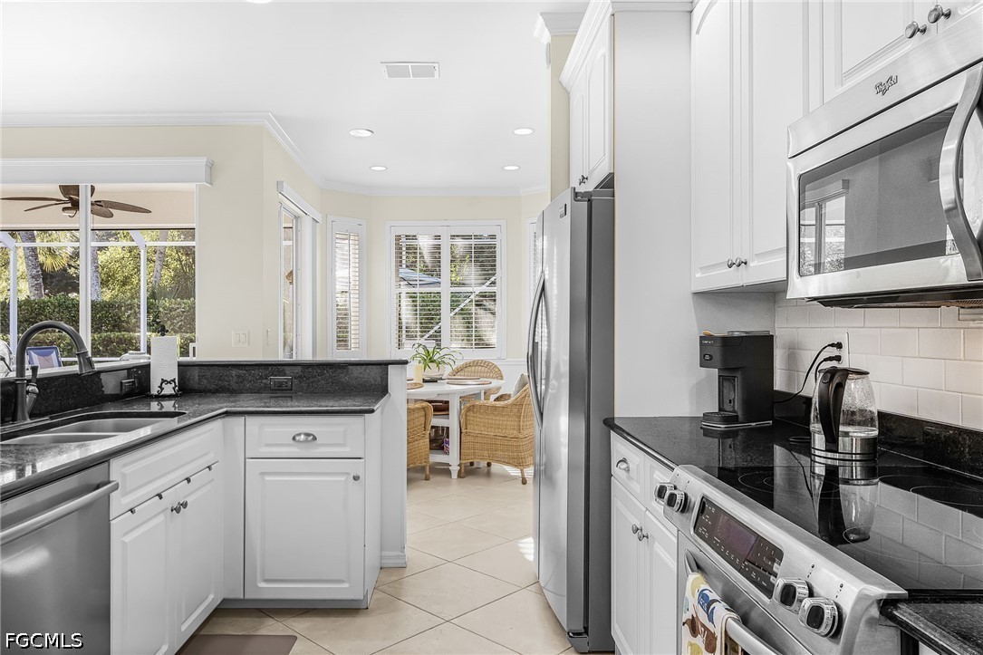 2 Bed SingleFamilyResidence for Sale in Estero, photo 14