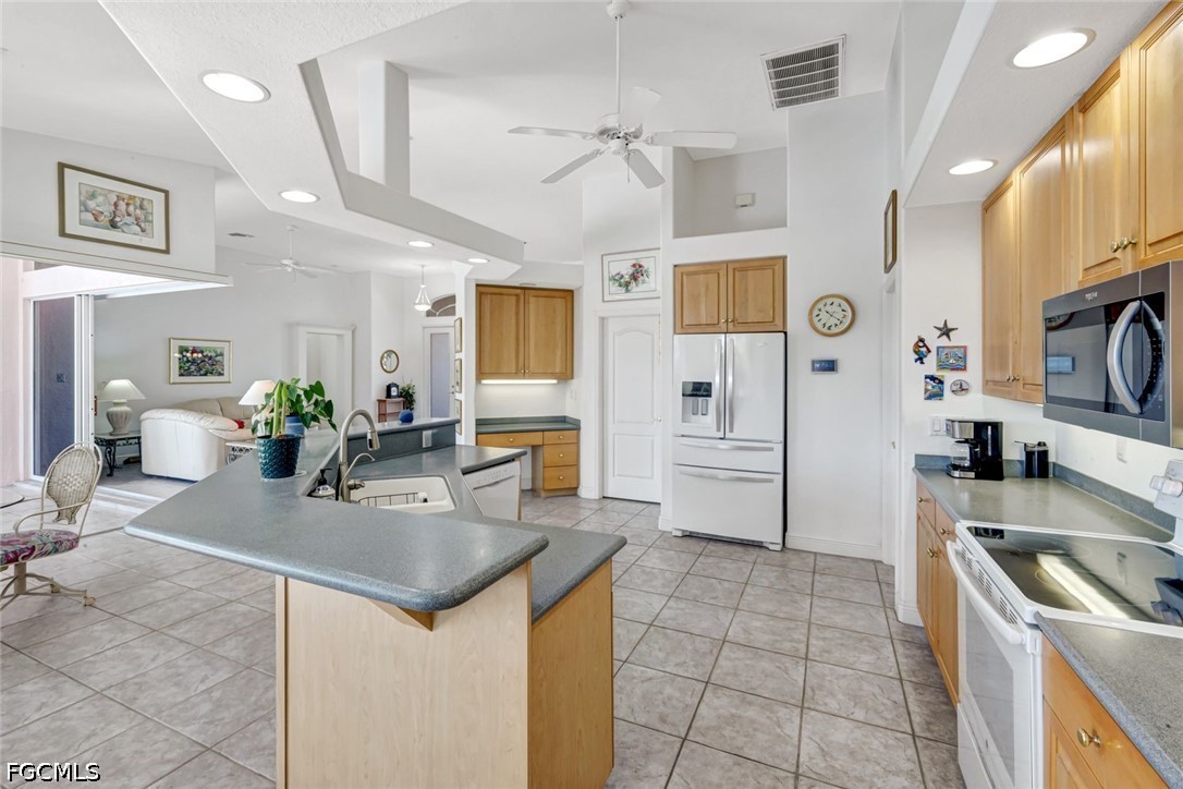 3 Bed Pool Home for Sale in Cape Coral, photo 14