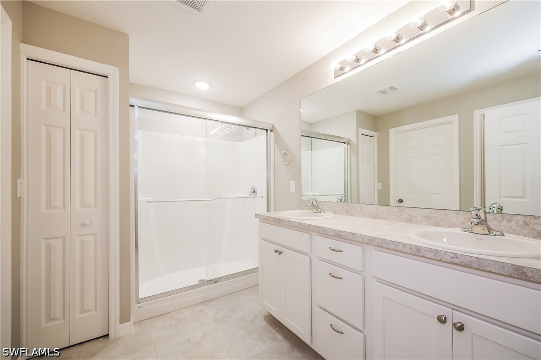 3 Bed SingleFamilyResidence for Sale in Lehigh Acres, photo 14