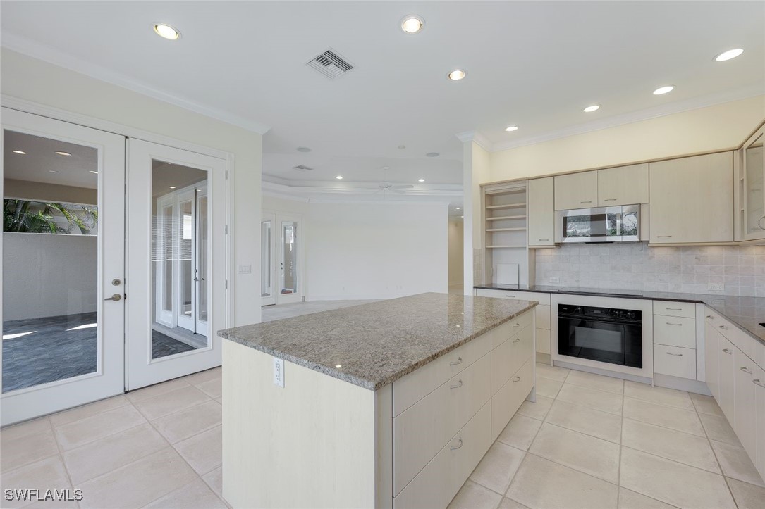 3 Bed Waterfront Home for Sale in Naples, photo 15