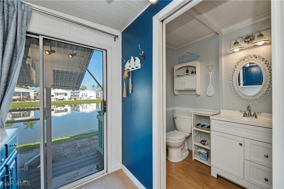 1 Bed Waterfront Home for Sale in North Fort Myers, photo 15