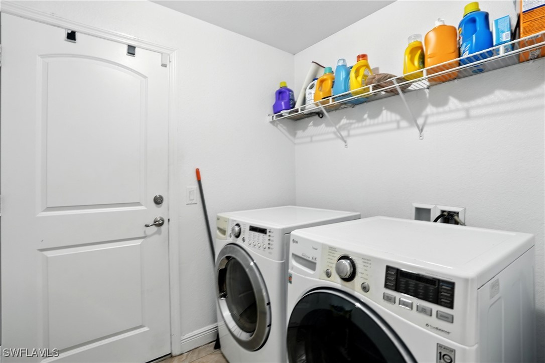4 Bed SingleFamilyResidence for Sale in Lehigh Acres, photo 15