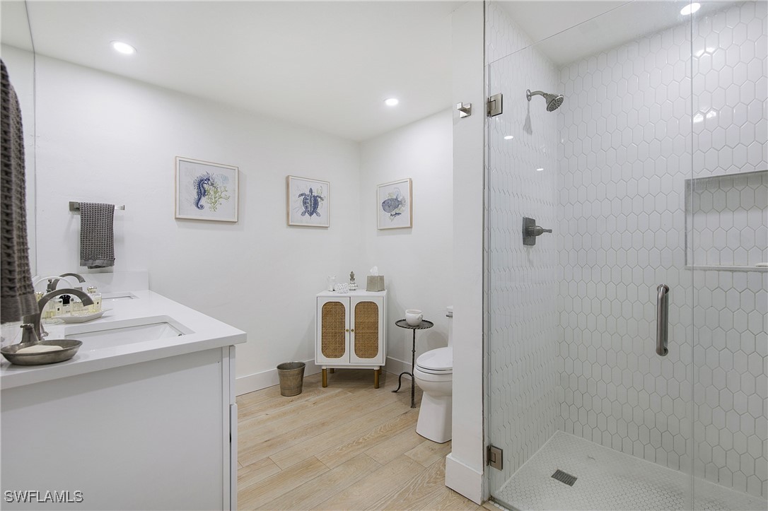 3 Bed Pool Home for Sale in Golden Shores, photo 15