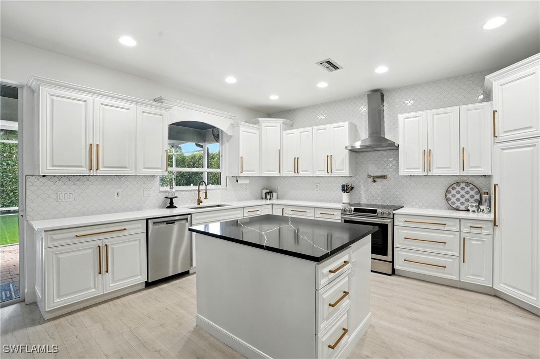 6 Bed SingleFamilyResidence for Sale in Mahogany Run, photo 15