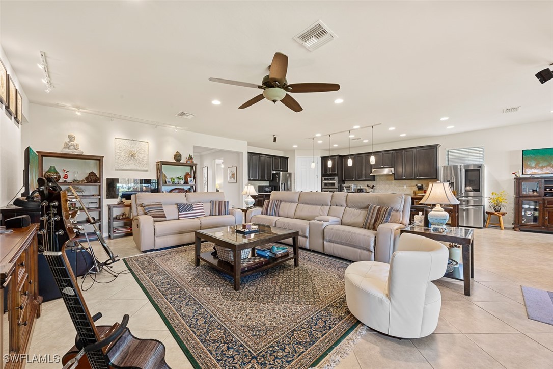 3 Bed SingleFamilyResidence for Sale in Del Webb, photo 15