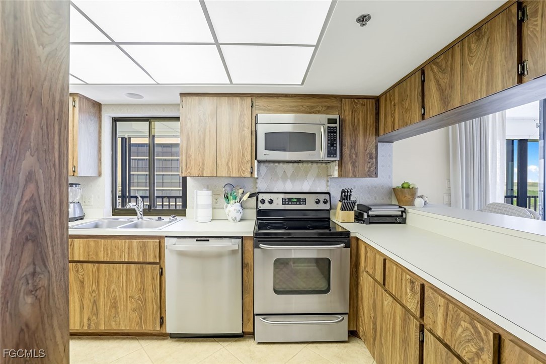 2 Bed Pool Home for Sale in Bonita Springs, photo 15
