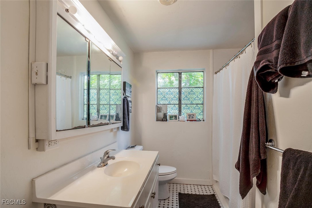 2 Bed SingleFamilyResidence for Sale in Edison Manor, photo 15