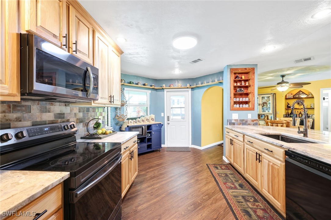 3 Bed Pool Home for Sale in Lehigh Acres, photo 15