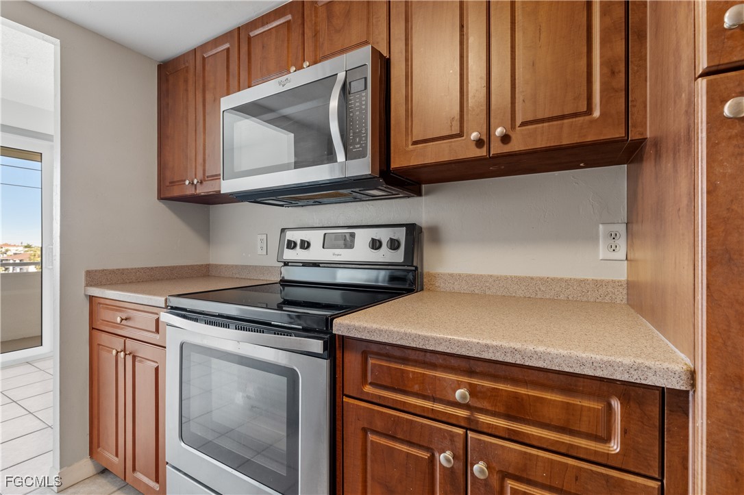 2 Bed Waterfront Home for Sale in Cape Coral, photo 15