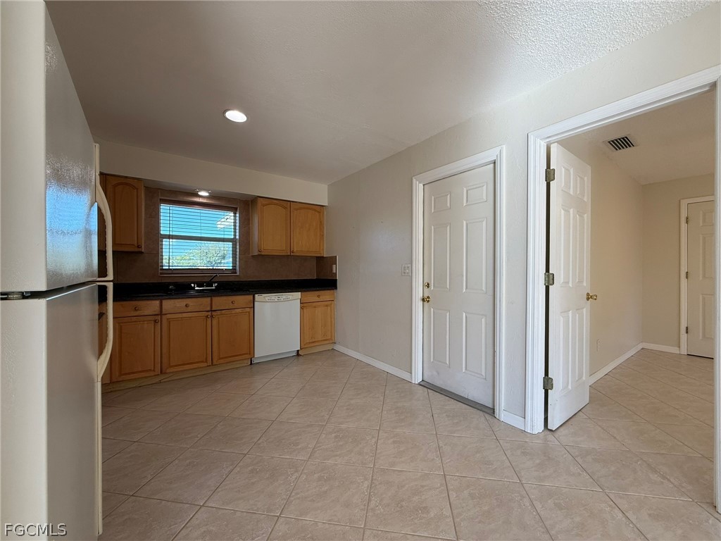3 Bed SingleFamilyResidence for Sale in Cape Coral, photo 15