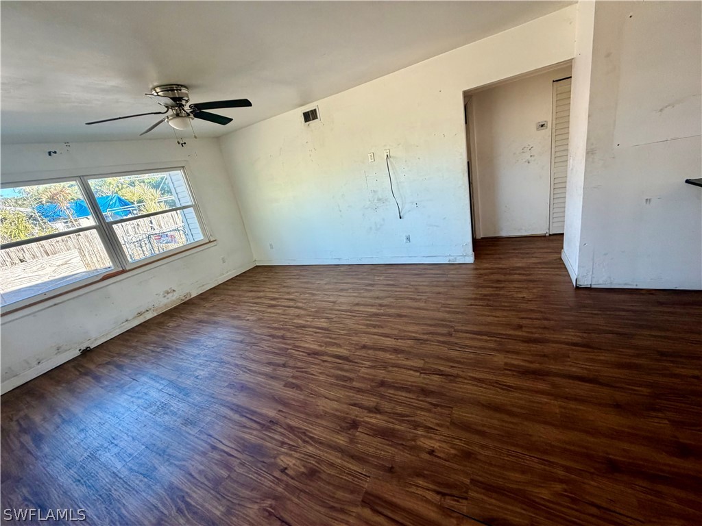 2 Bed SingleFamilyResidence for Sale in Naples, photo 15